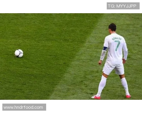 帅气足球明星壁纸精选让你随时感受绿茵场上的激情与魅力 帅气足球明星壁纸精选让你随时感受绿茵场上的激情与魅力