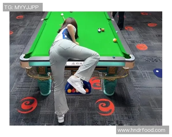 足球明星们的台球挑战赛揭秘打破运动界的界限与激情碰撞