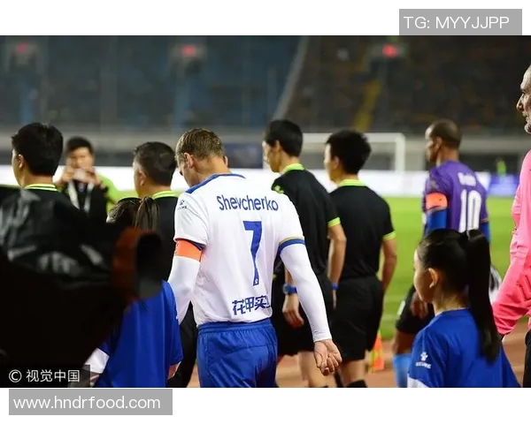 可字足球明星的传奇人生与赛场风采全景回顾 可字足球明星的传奇人生与赛场风采全景回顾