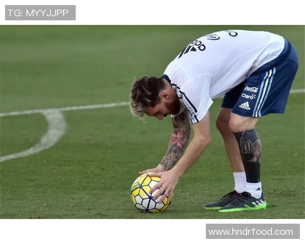 浑身纹身的足球明星展现个性与激情的完美结合 浑身纹身的足球明星展现个性与激情的完美结合