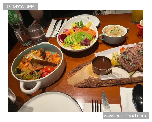 足球明星们的美食偏好揭秘他们的最爱菜肴与饮食习惯分析