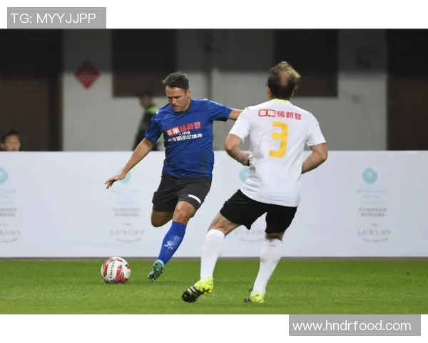 足球明星剪脸视频揭秘他们的真实面貌与个性魅力