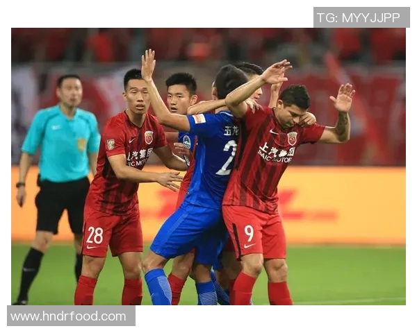 中超激战上港迎战力帆球迷期待精彩对决与进球盛宴 中超激战上港迎战力帆球迷期待精彩对决与进球盛宴