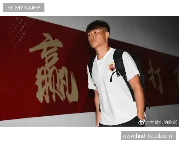 呃斯特松与天狼星的激烈对决揭示足球战术与团队合作的重要性