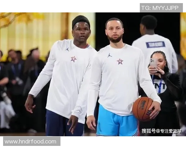 篮球明星终于公开恋情引发热议粉丝们纷纷送上祝福与期待